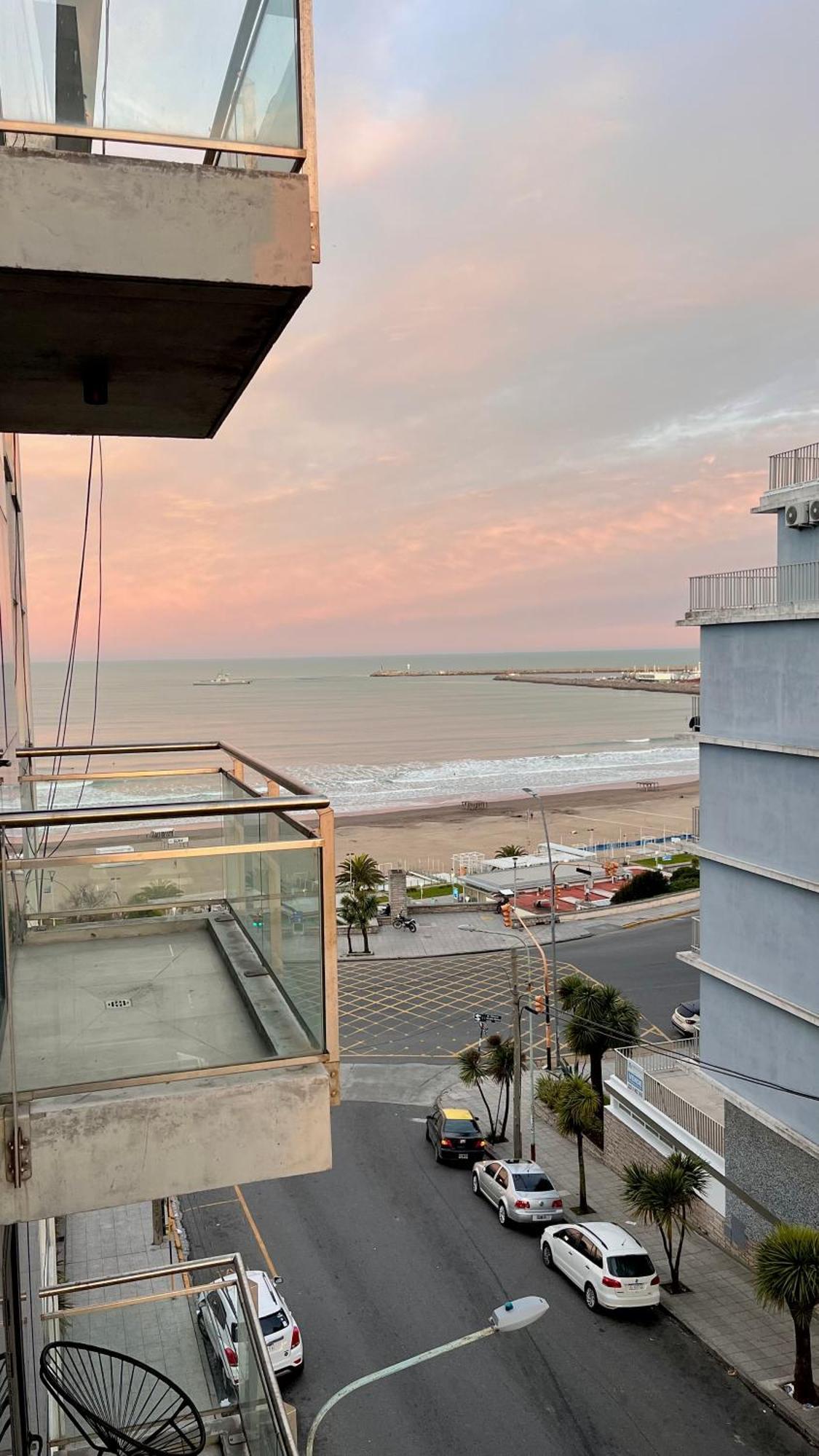 Depto 2 Amb Playa Grande Con Cochera - C -